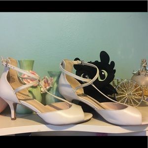 Nine West ivory 5.5 heels